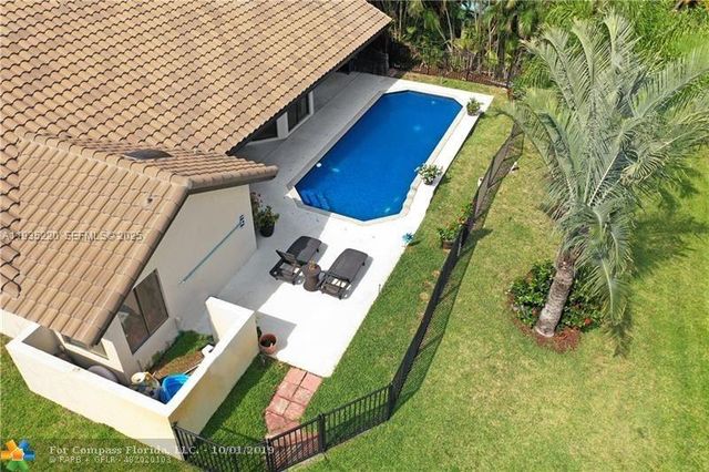 12180 NW 2nd St, Coral Springs, FL 33071