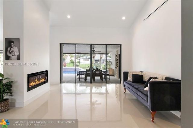 12180 NW 2nd St, Coral Springs, FL 33071