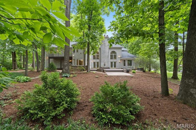 8 8th Green Court, Belleville, IL 62220