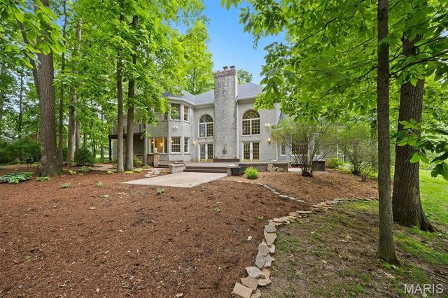 8 8th Green Court, Belleville, IL 62220