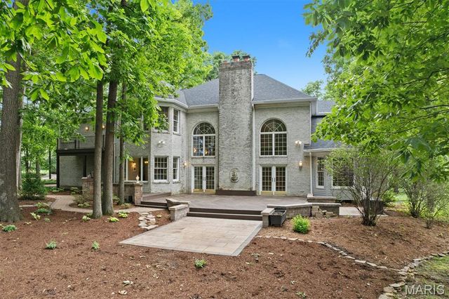 8 8th Green Court, Belleville, IL 62220