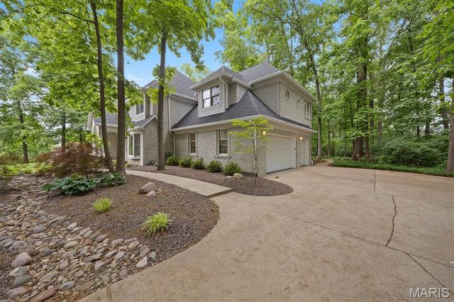 8 8th Green Court, Belleville, IL 62220