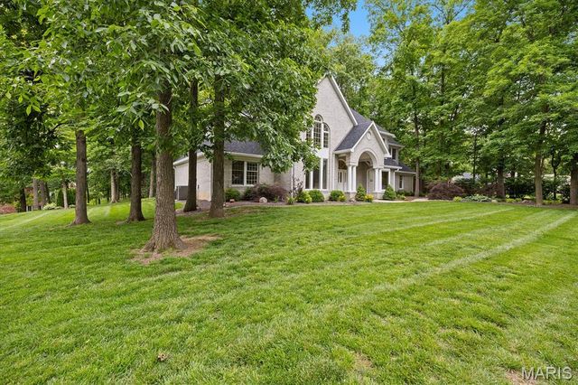 8 8th Green Court, Belleville, IL 62220