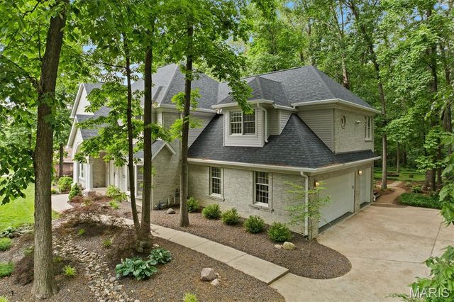 8 8th Green Court, Belleville, IL 62220