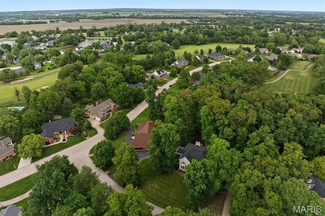 8 8th Green Court, Belleville, IL 62220