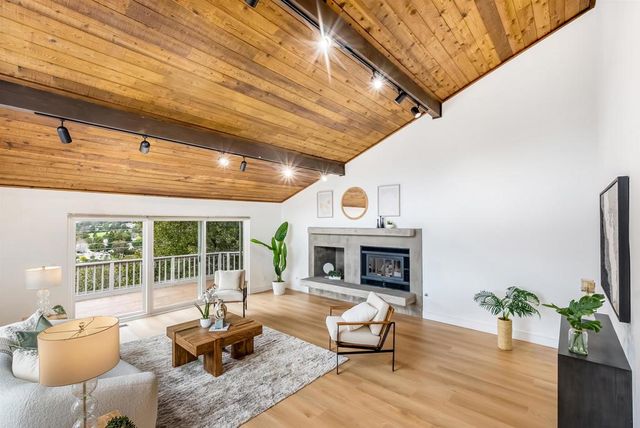 26373 Parkside Dr, Hayward, CA 94542