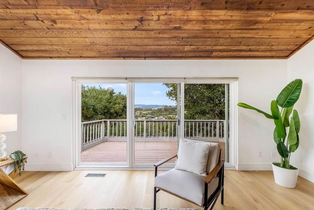 26373 Parkside Dr, Hayward, CA 94542