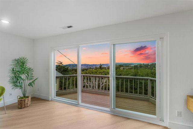 26373 Parkside Dr, Hayward, CA 94542