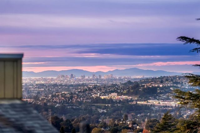 26373 Parkside Dr, Hayward, CA 94542