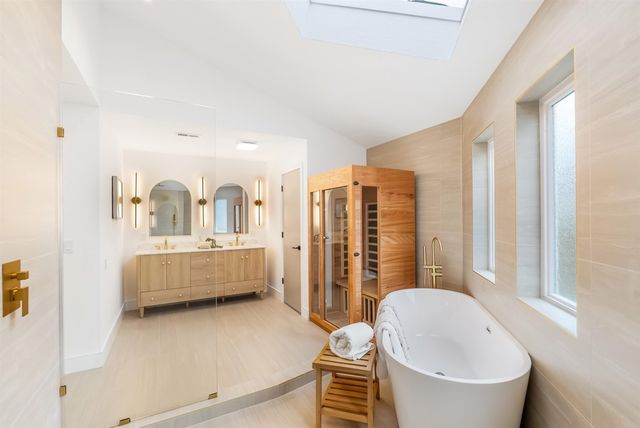 26373 Parkside Dr, Hayward, CA 94542