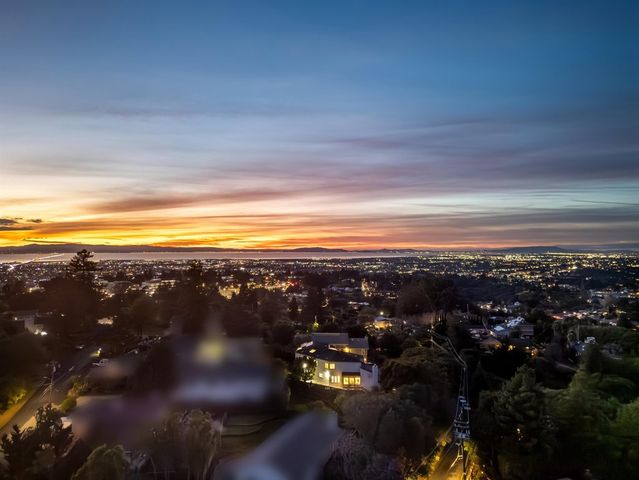 26373 Parkside Dr, Hayward, CA 94542