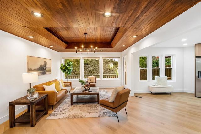 26373 Parkside Dr, Hayward, CA 94542