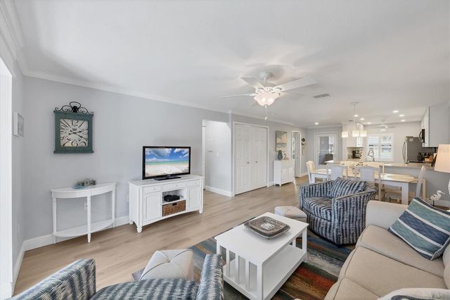 370 THREE LAKES LANE F, Venice, FL 34285