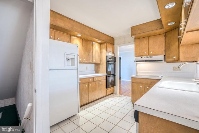 150 HILLCREST RD, Mohnton, PA 19540
