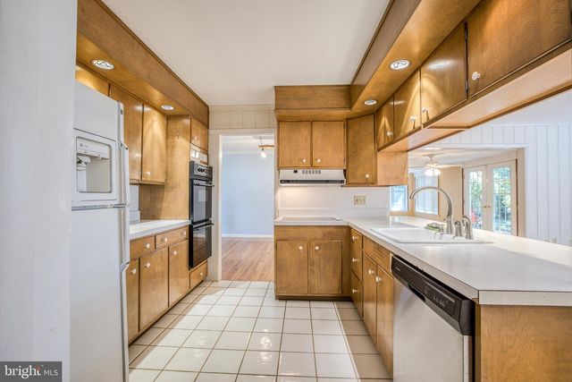 150 HILLCREST RD, Mohnton, PA 19540