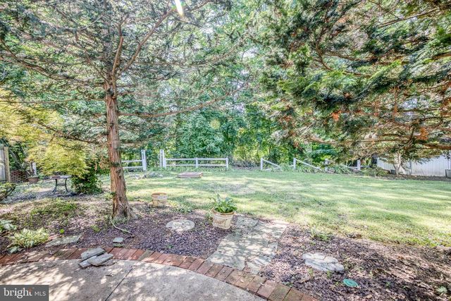 150 HILLCREST RD, Mohnton, PA 19540