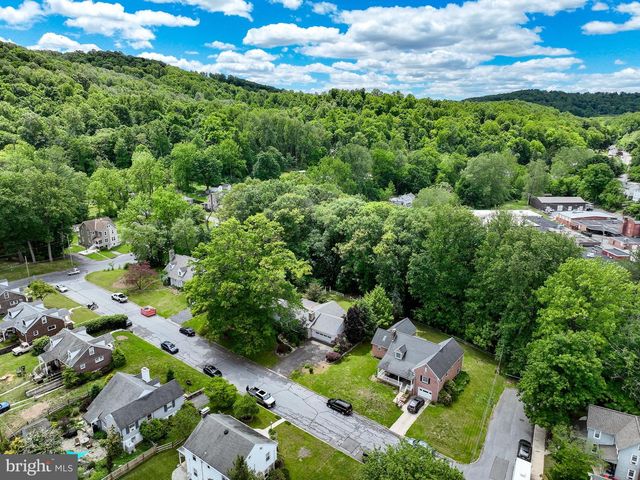 150 HILLCREST RD, Mohnton, PA 19540