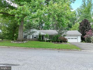 150 HILLCREST RD, Mohnton, PA 19540