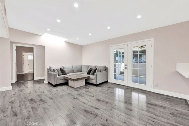 11020 Whitegate, Sunland, CA 91040