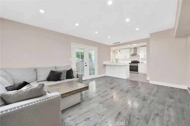 11020 Whitegate, Sunland, CA 91040