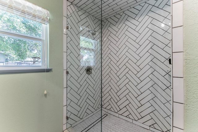 3900 Aero DR, Georgetown, TX 78628