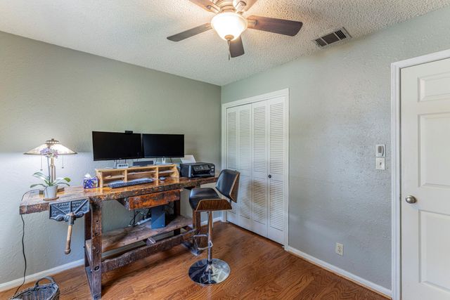 3900 Aero DR, Georgetown, TX 78628