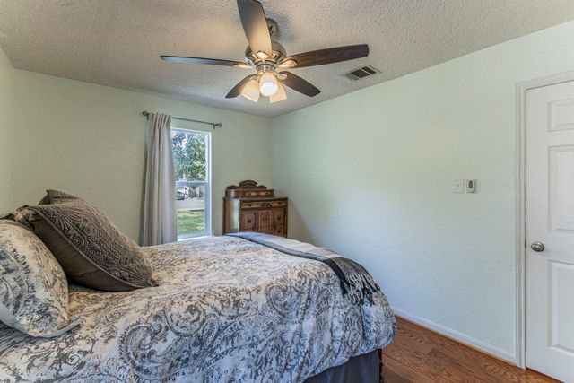 3900 Aero DR, Georgetown, TX 78628