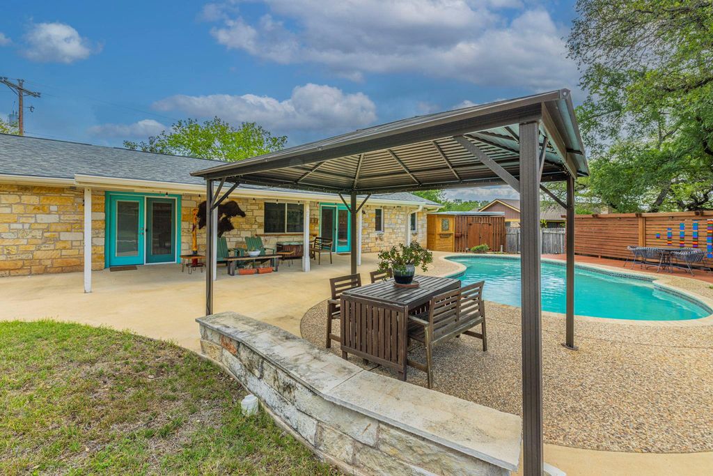 3900 Aero DR, Georgetown, TX 78628