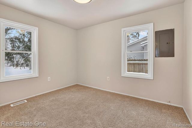 3267 Mills Acres Street, Flint, MI 48506