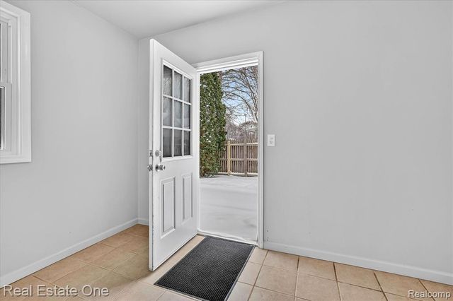 3267 Mills Acres Street, Flint, MI 48506