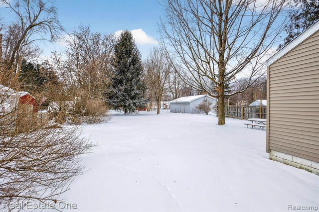 3267 Mills Acres Street, Flint, MI 48506