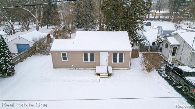 3267 Mills Acres Street, Flint, MI 48506