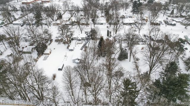 3267 Mills Acres Street, Flint, MI 48506