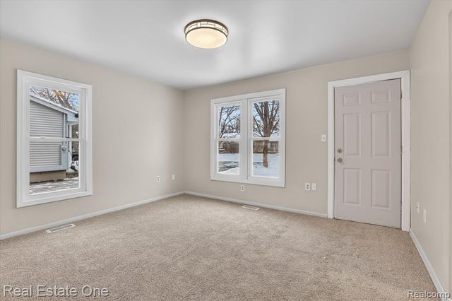 3267 Mills Acres Street, Flint, MI 48506