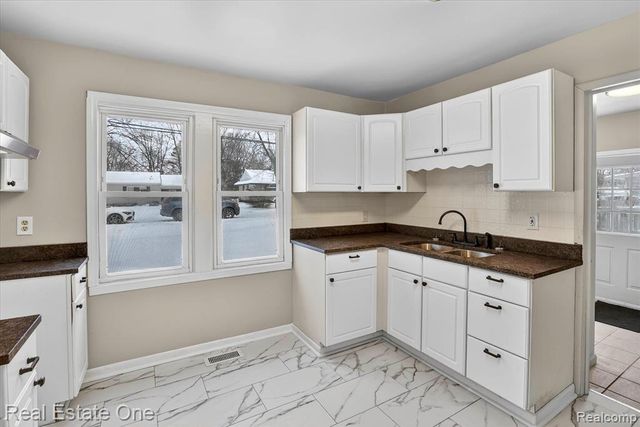 3267 Mills Acres Street, Flint, MI 48506