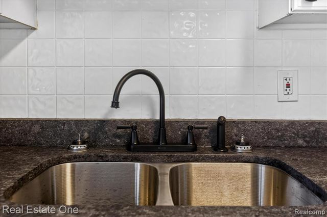 3267 Mills Acres Street, Flint, MI 48506