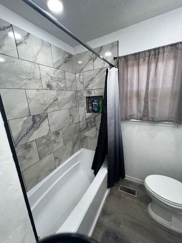 300 N Lowe, Hobart, OK 73651