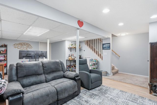 13638 Heather Hills Drive, Burnsville, MN 55337