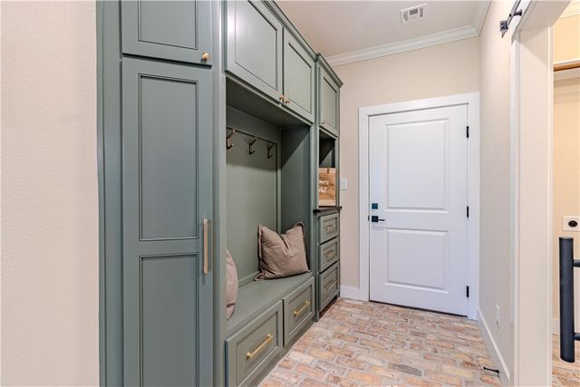 1037 Queen Elizabeth Drive, Mcgregor, TX 76657