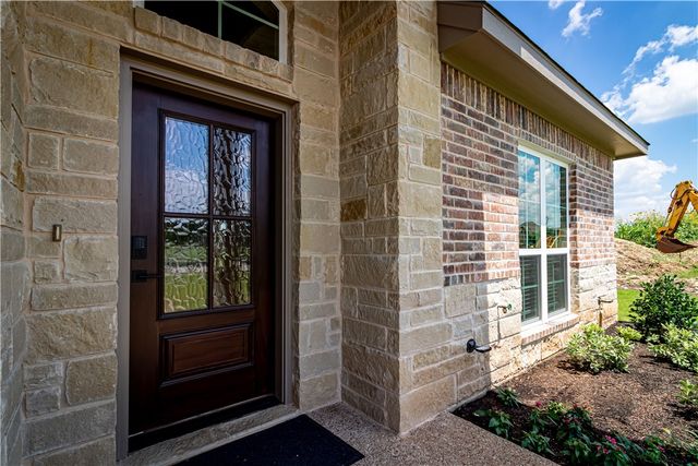 1037 Queen Elizabeth Drive, Mcgregor, TX 76657