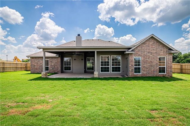 1037 Queen Elizabeth Drive, Mcgregor, TX 76657