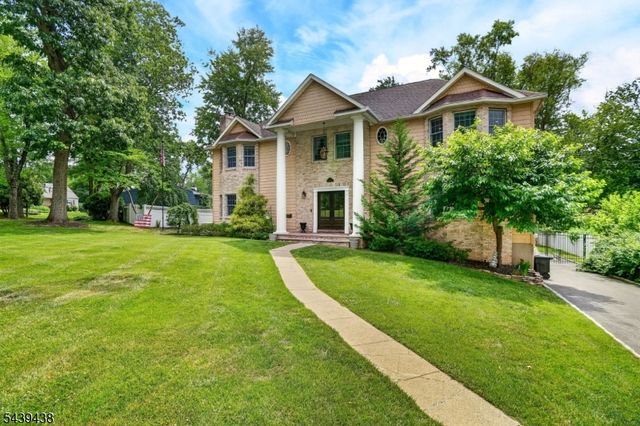 28 Fairview Dr, East Hanover Twp., NJ 07936