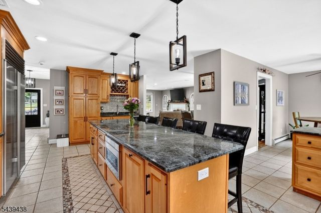 28 Fairview Dr, East Hanover Twp., NJ 07936