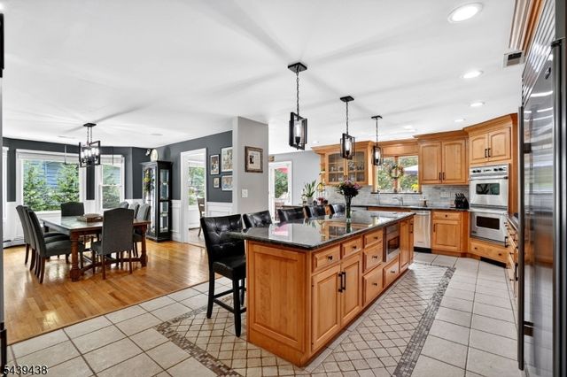 28 Fairview Dr, East Hanover Twp., NJ 07936