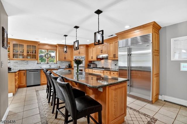 28 Fairview Dr, East Hanover Twp., NJ 07936