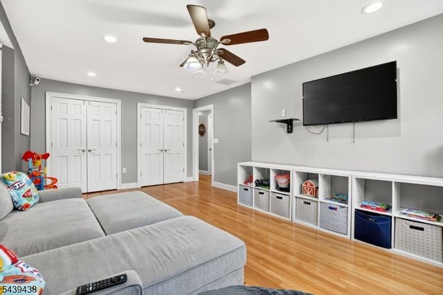 28 Fairview Dr, East Hanover Twp., NJ 07936