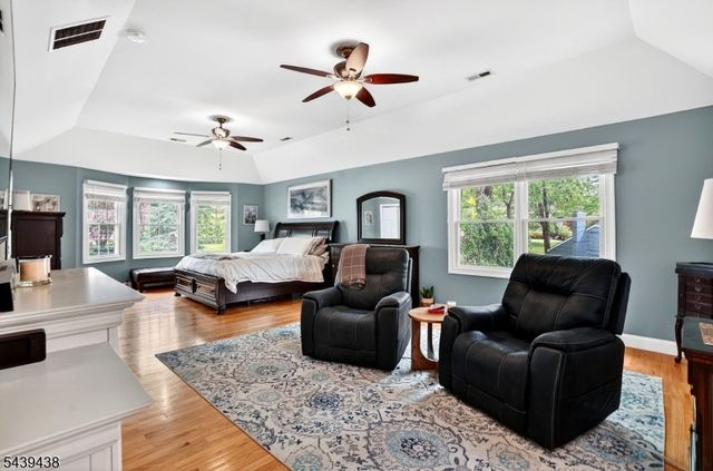 28 Fairview Dr, East Hanover Twp., NJ 07936