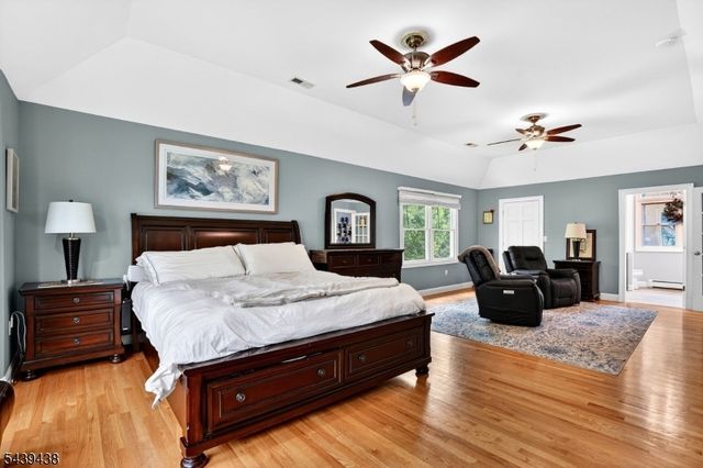 28 Fairview Dr, East Hanover Twp., NJ 07936