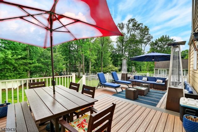 28 Fairview Dr, East Hanover Twp., NJ 07936