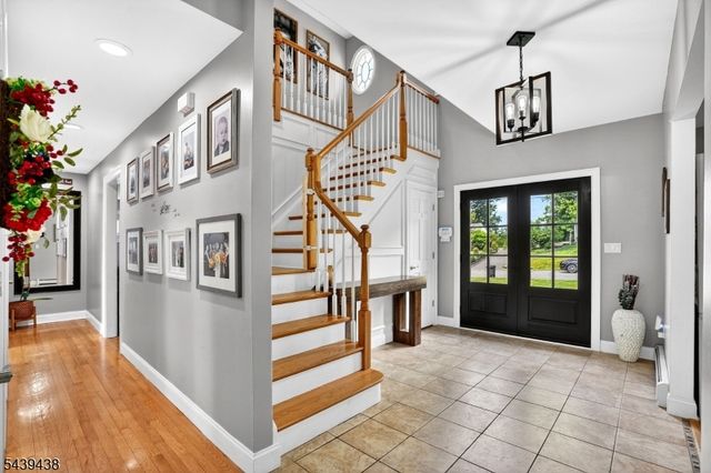 28 Fairview Dr, East Hanover Twp., NJ 07936